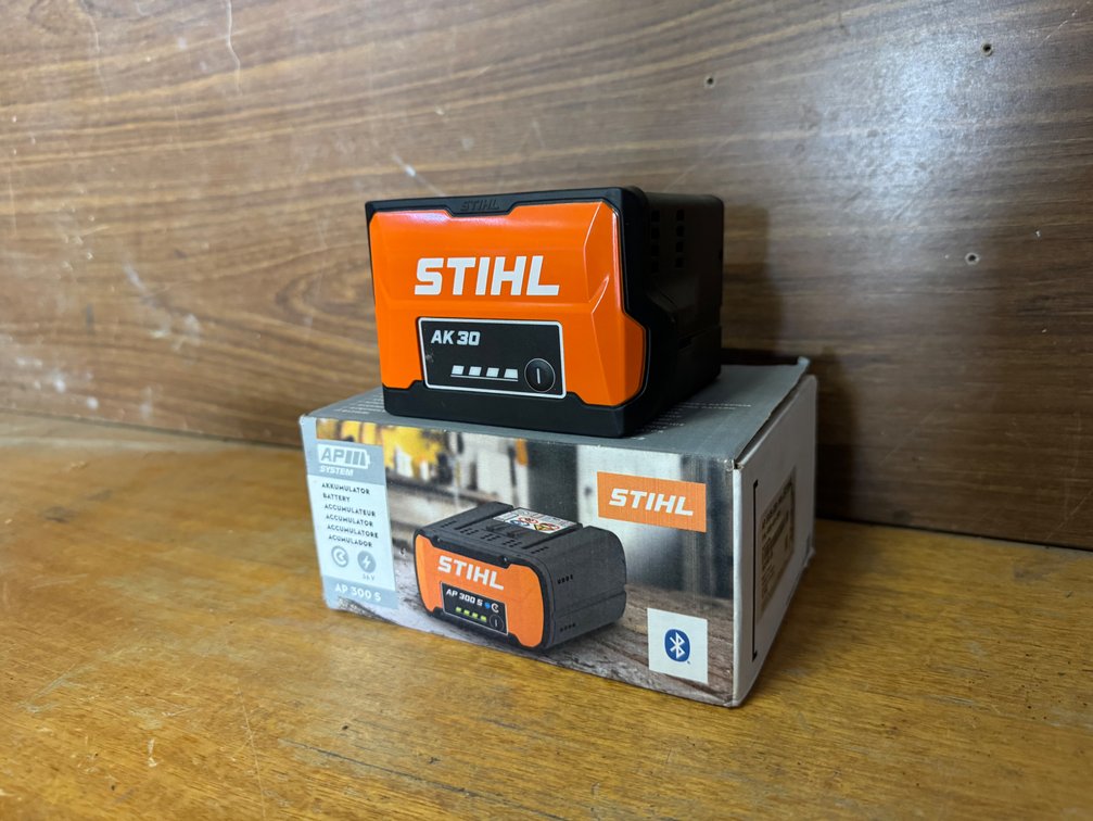 NEW STIHL 36V BATTERY