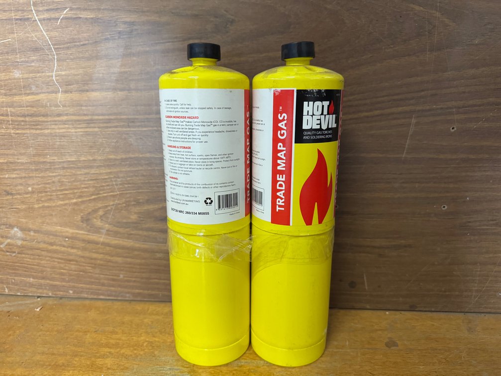2 x NEW 300ML UNIVERSAL GAS REFILL