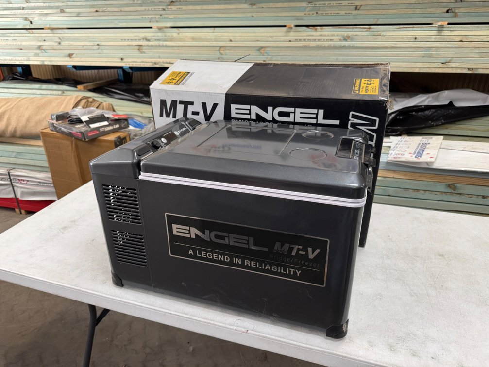 NEW ENGEL MT-V35 FRIDGE/FREEZER
