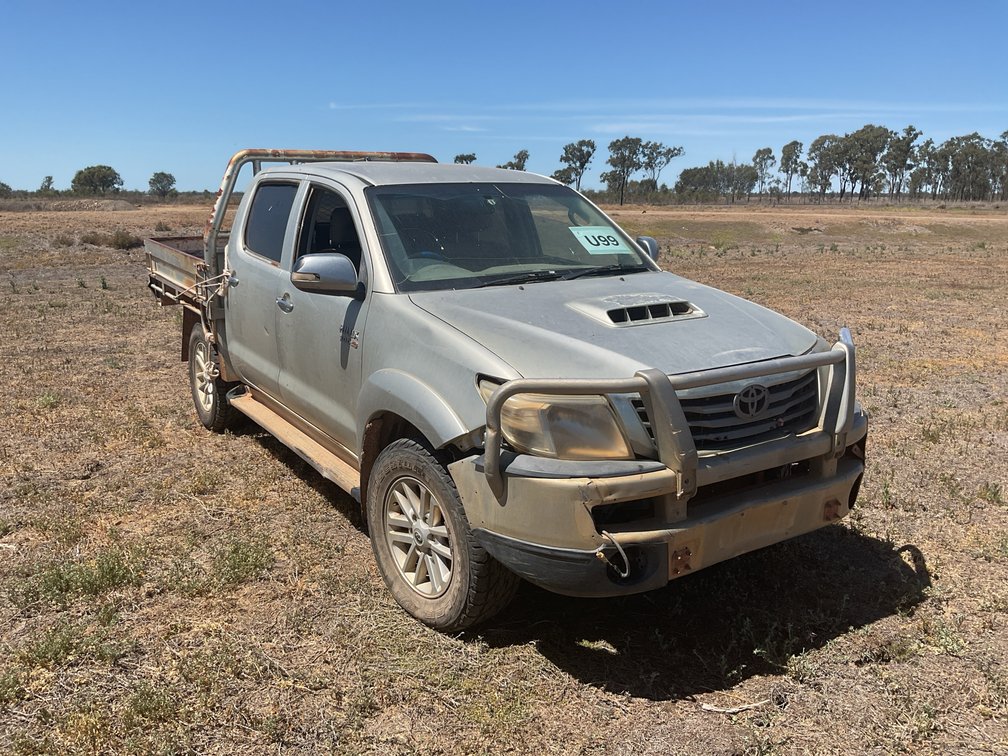 TOYOTA SR5 4WD DIESEL UTE