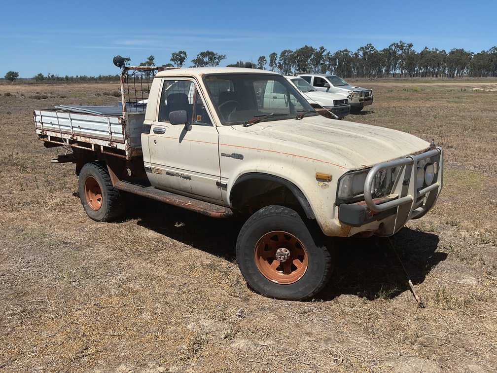 1983 TOYOTA HILUX PETROL UTE