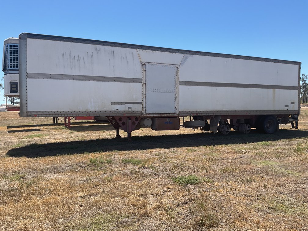 REFRIGERATED PANTEC TRAILER