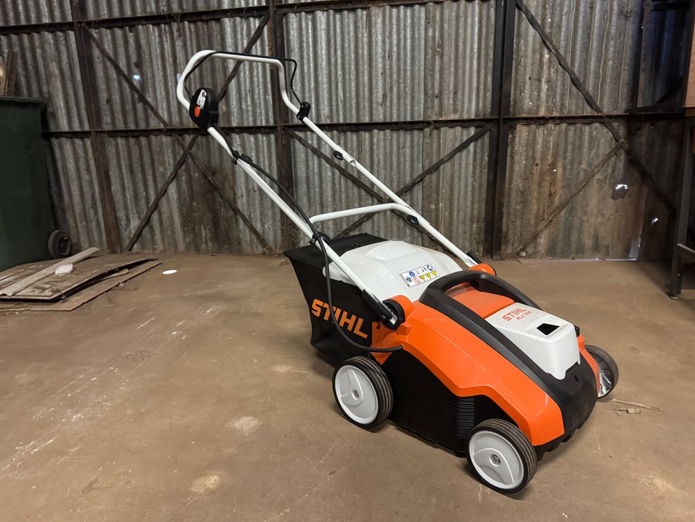 NEW STIHL 36V BATTERY POWERED 13" LAWN MOWER