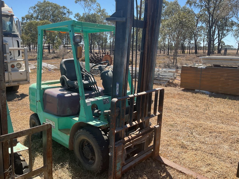 MITSUBISHI FORK LIFT