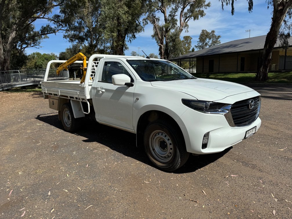 2022 MAZDA BT-50 4X2 TRAY BACK UTE WITH BACKEASE HOIST