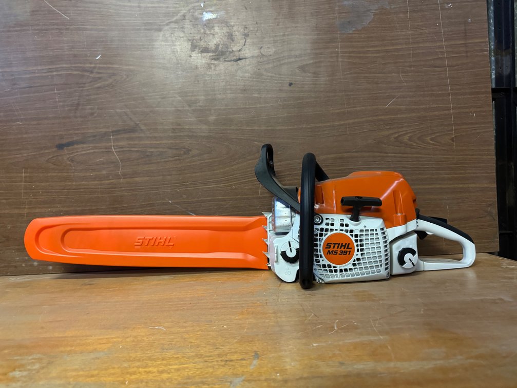 NEW STIHL FARM BOSS CHAINSAW (20" BAR)