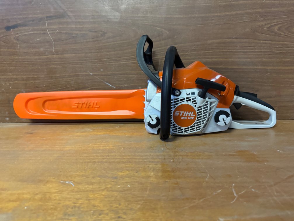 NEW STIHL LIGHT-04 PETROL CHAINSAW (15" BAR)
