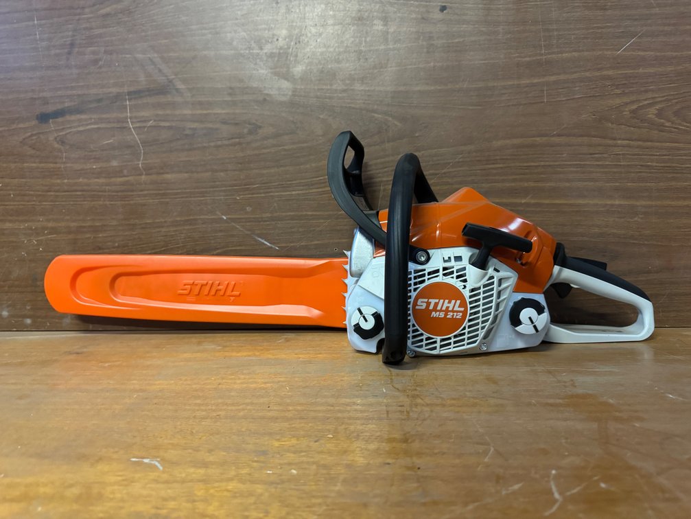 NEW STIHL LIGHT-04 PETROL CHAINSAW (15" BAR)