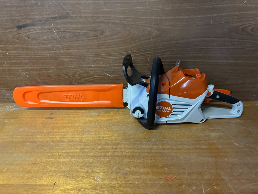 NEW STIHL LIGHT-04 36V CORDLESS CHAINSAW (15" BAR)