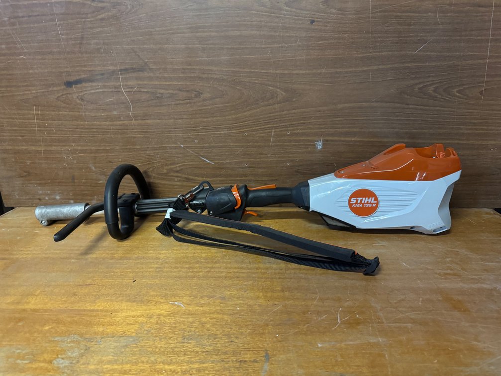 NEW STIHL 36V CORDLESS BRUSH CUTTER