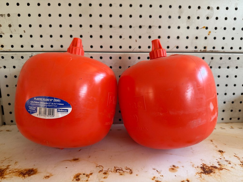 WATER TROUGHS l FITTINGS