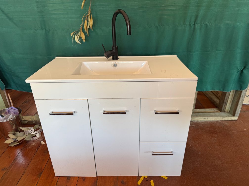 FURNITURE | HOUSEHOLD