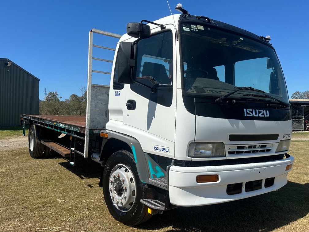 01/2002 ISUZU FY FTR 850 LONG TRAY TRUCK