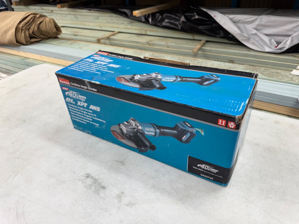 NEW MAKITA 180MM 40V CORDLESS ANGLE GRINDER