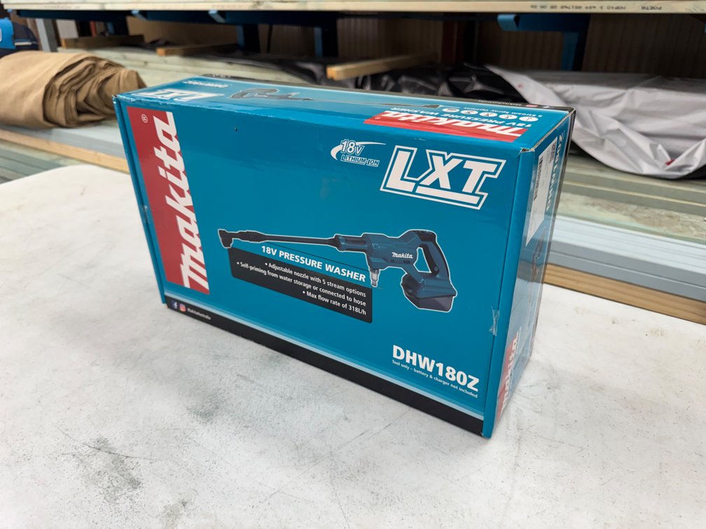 NEW MAKITA 18V CORDLESS PRESSURE WASHER