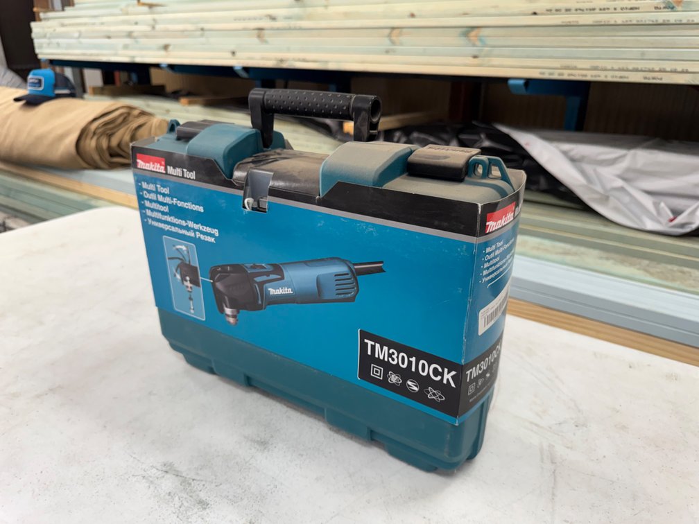 NEW MAKITA 240V ELECTRIC MULTI-TOOL