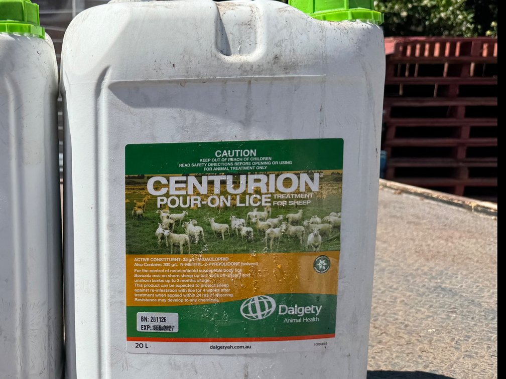 LIVESTOCK HUSBANDRY l LICE TREATMENT
