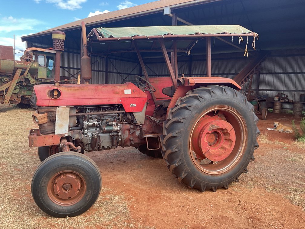 MASSEY FERGUSON 175 TRACTOR