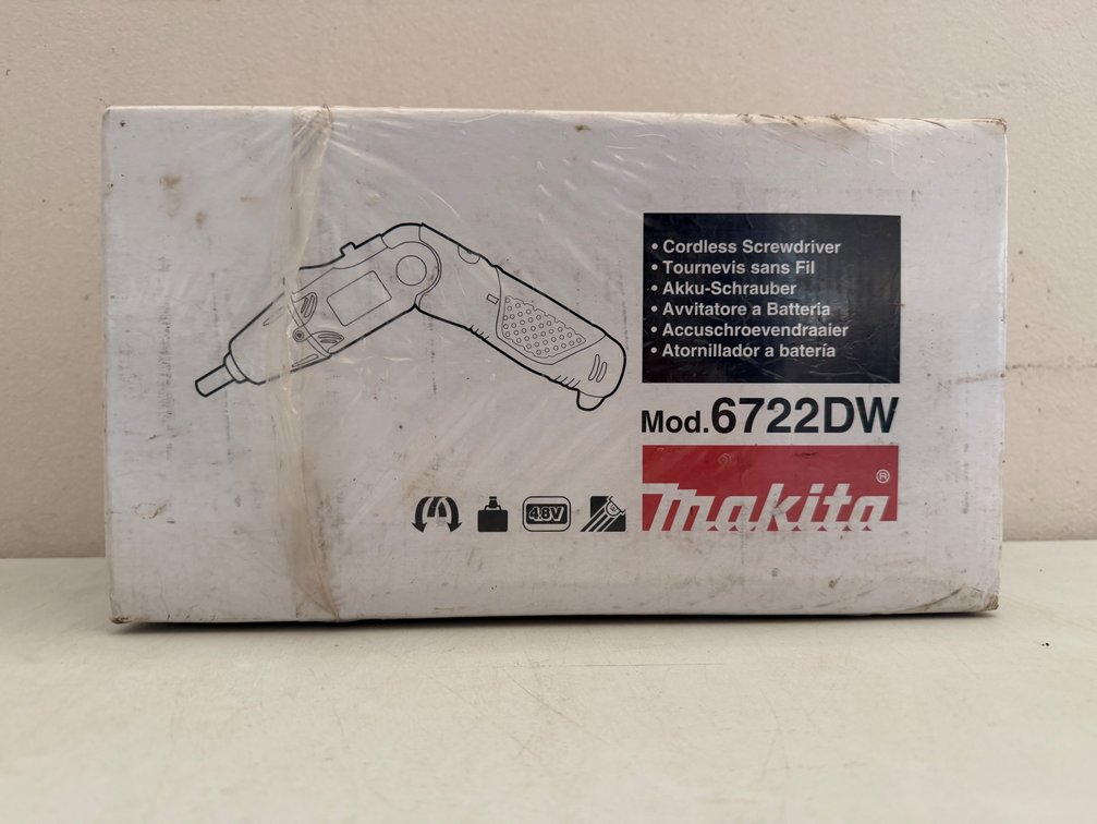 NEW MAKITA 4.8V CORDLESS SCREW DRIVER