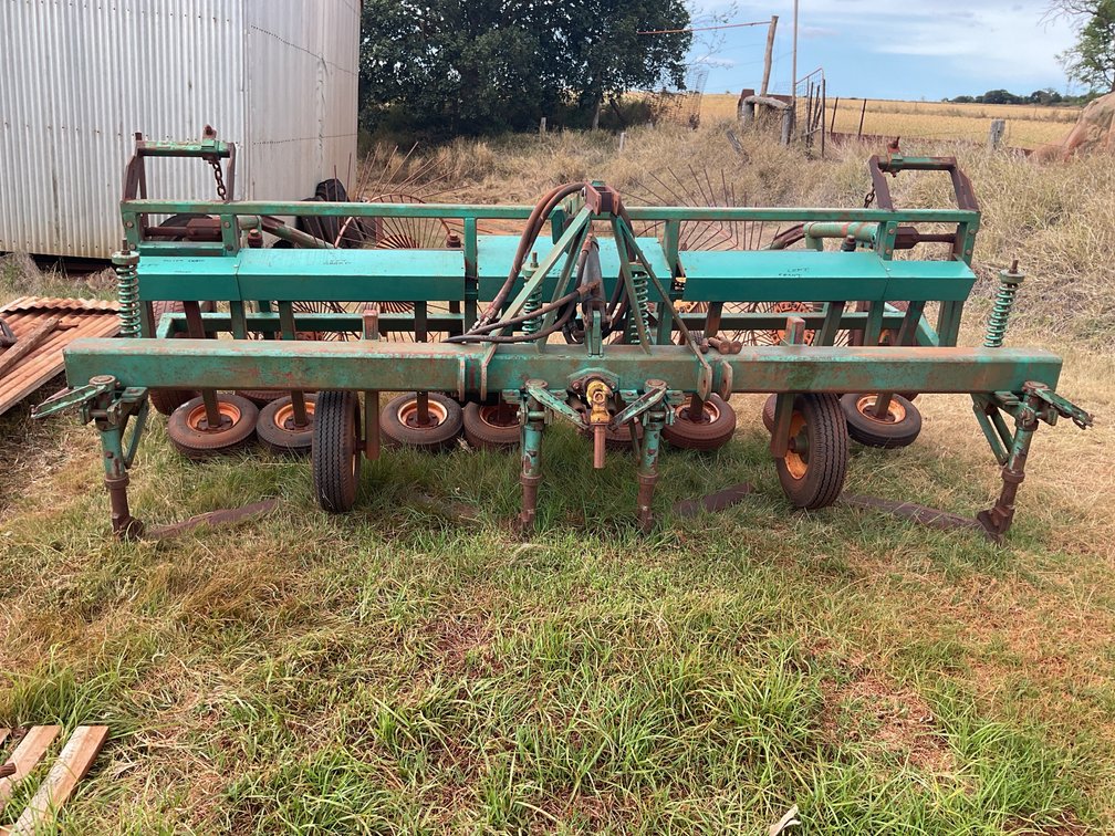 SUMAC 4 ROW PEANUT CUTTER AND PULLER