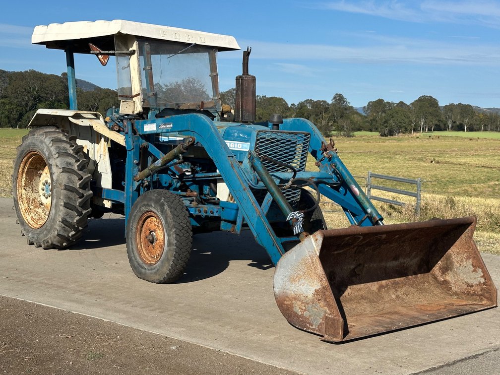 FORD 3600 2WD TRACTOR FRONT END LOADER