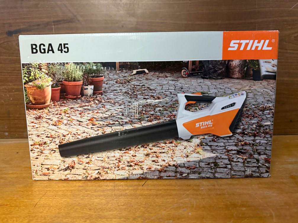 NEW STIHL 18V CORDLESS BLOWER