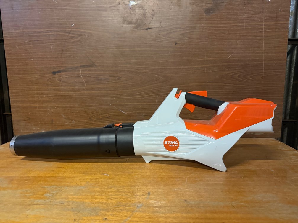 NEW STIHL 36V CORDLESS BLOWER
