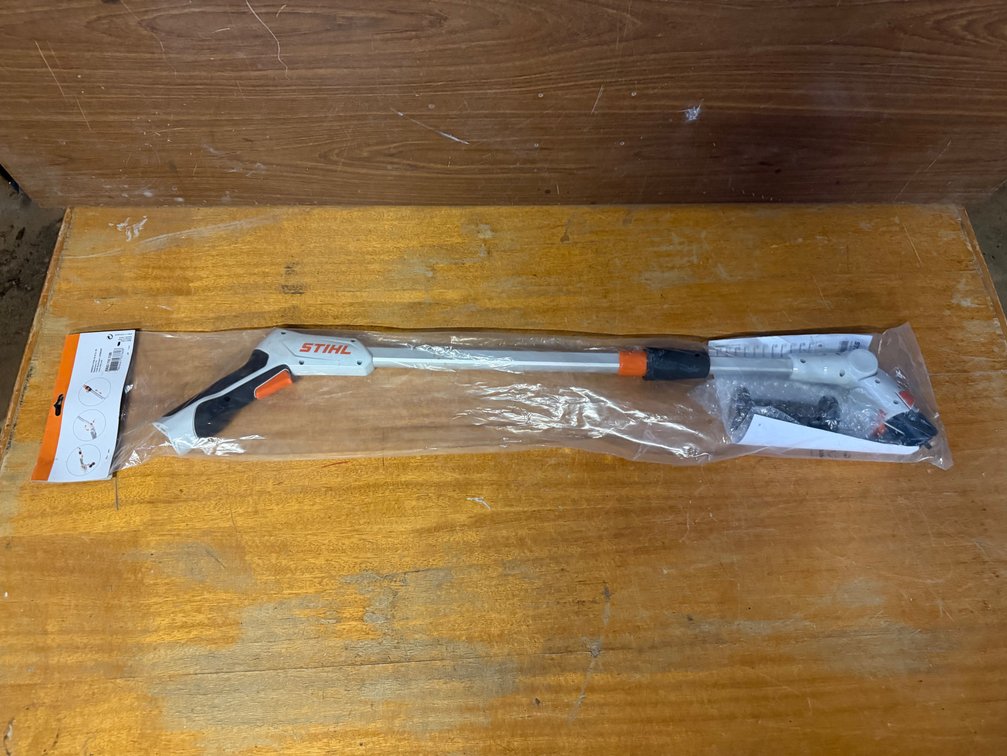 NEW STIHL CORDLESS GRASS SHEAR ATTACHMENT