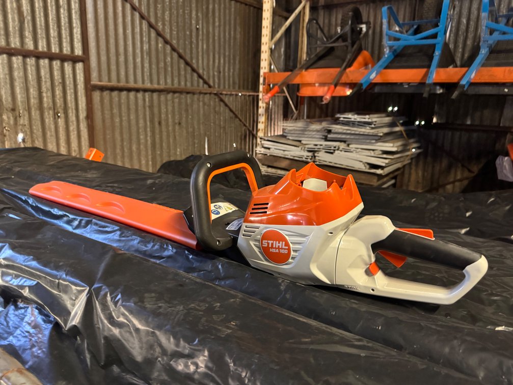 NEW STIHL 36V CORDLESS HEDGE TRIMMER
