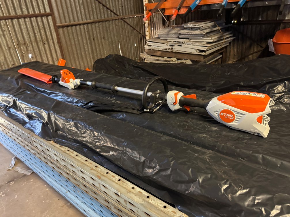 NEW STIHL 36V CORDLESS LONG-REACH HEDGE TRIMMER