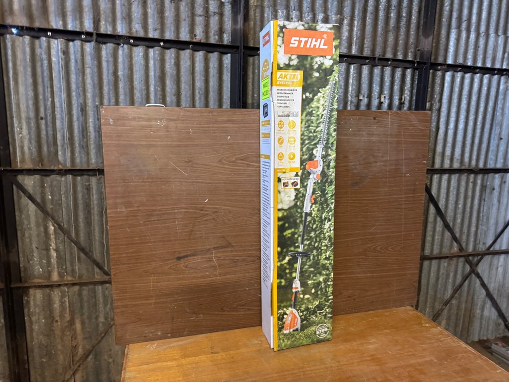 NEW STIHL 36V CORDLESS LONG-REACH HEDGE TRIMMER