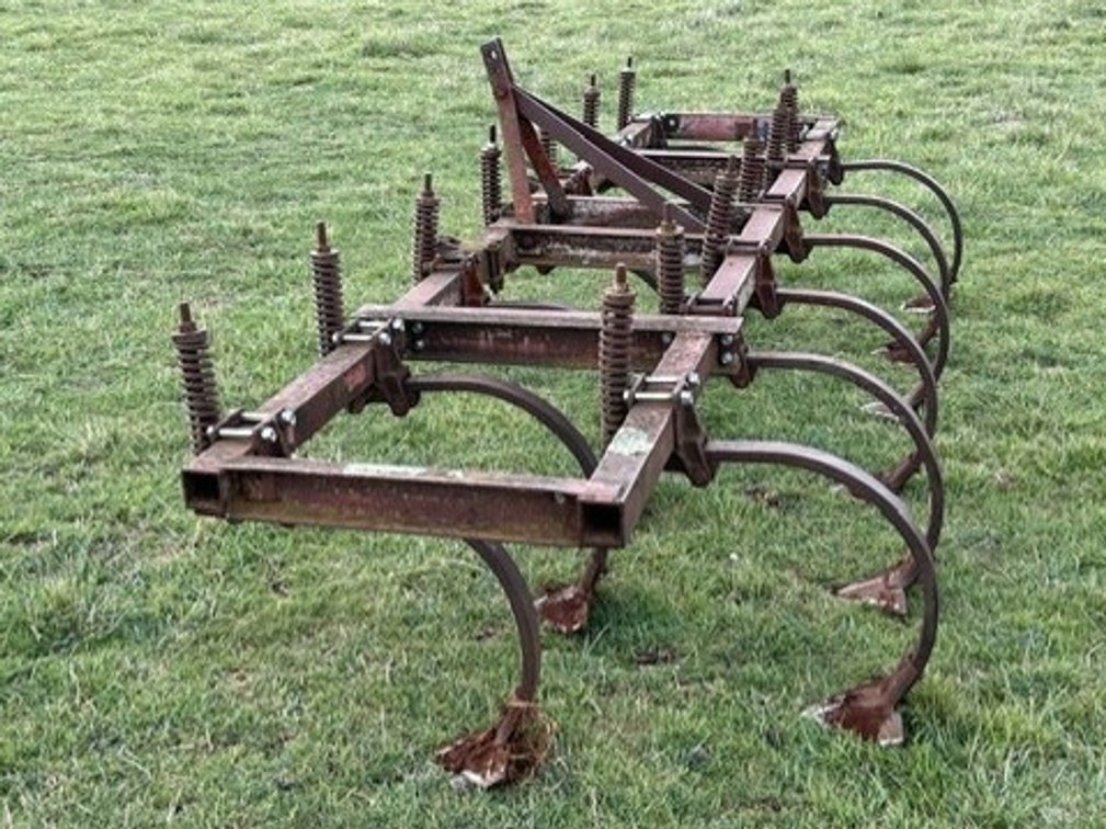YEOMAN 13 TYNE 5 MTR CHISEL PLOUGH WITH SCARIFIER FEET