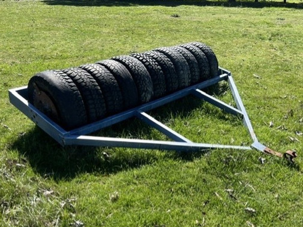 MULI-TYRE 3 MTR TRAILING PASTURE ROLLER