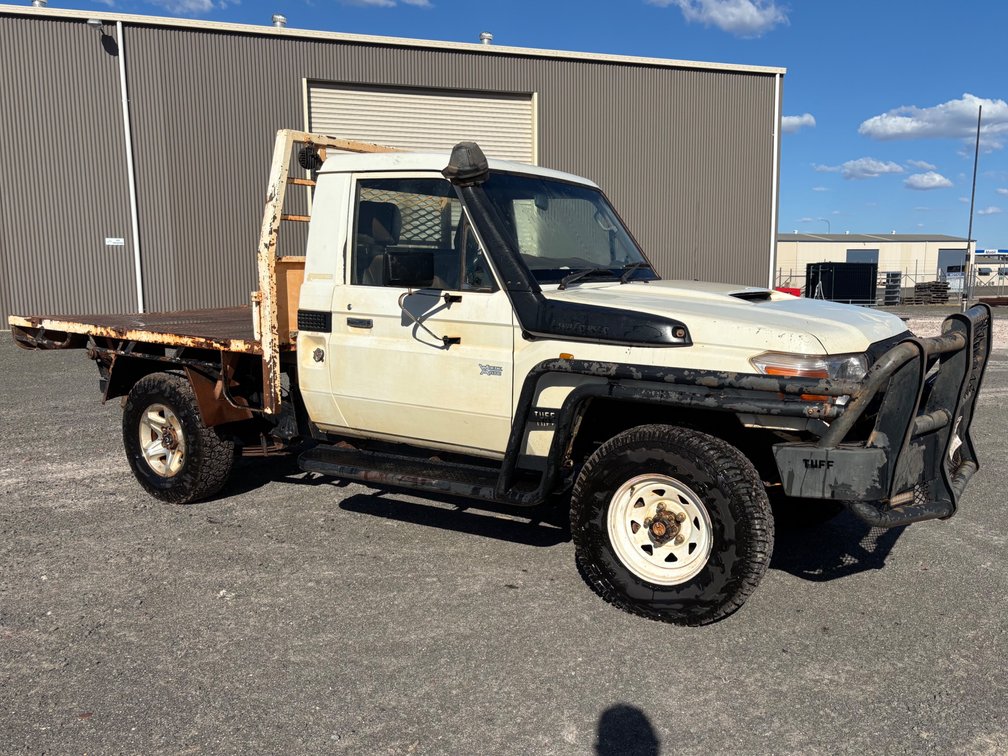 2010 TOYOTA LANDCRUISER WORKMATE 4X4 SINGLE CAB UTE