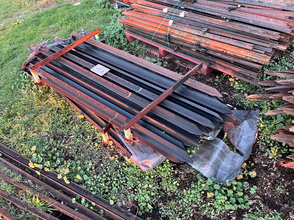 36 x WARATAH 1800MM MAXI STEEL POSTS (UNUSED)