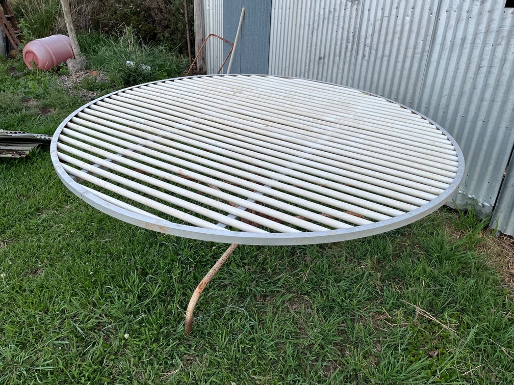 STEVLYON ROUND WOOL CLASSING TABLE