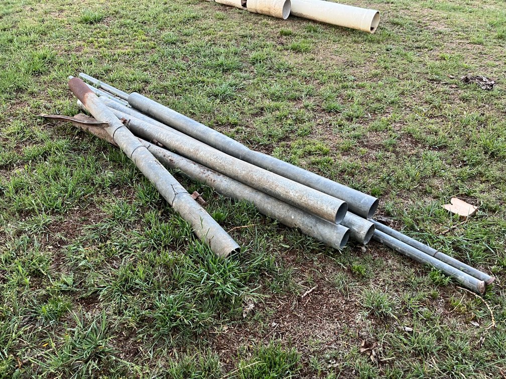 5 x STRAINER POSTS & 3 x STAYS