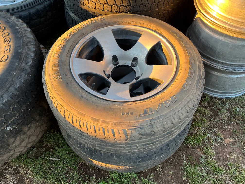 2 x SUZUKI JIMNY 15 INCH MAGS & TYRES
