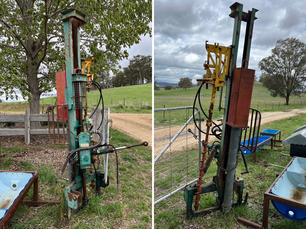 MUNRO HYDRAULIC POST DRIVER WITH 2 EARTH AUGER DRILL BITS