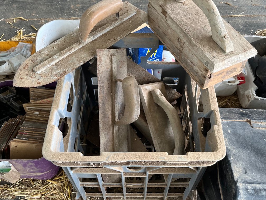 CONCRETING HAND TROWELS