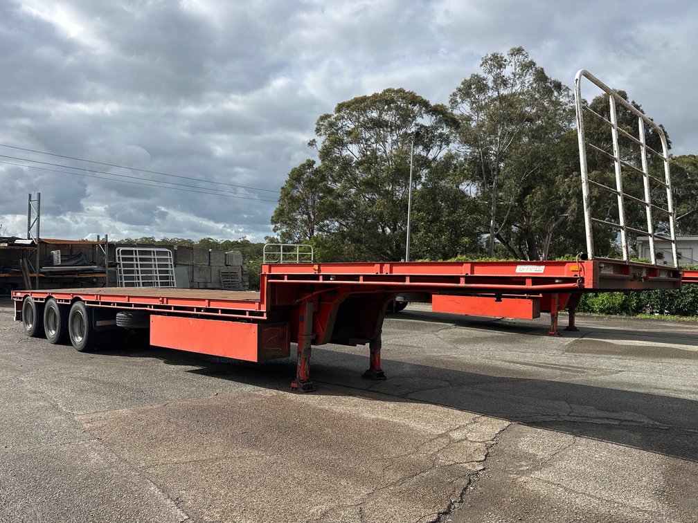 06/2013 BARKER ROADTRAIN RATED STEP DECK TRAILER