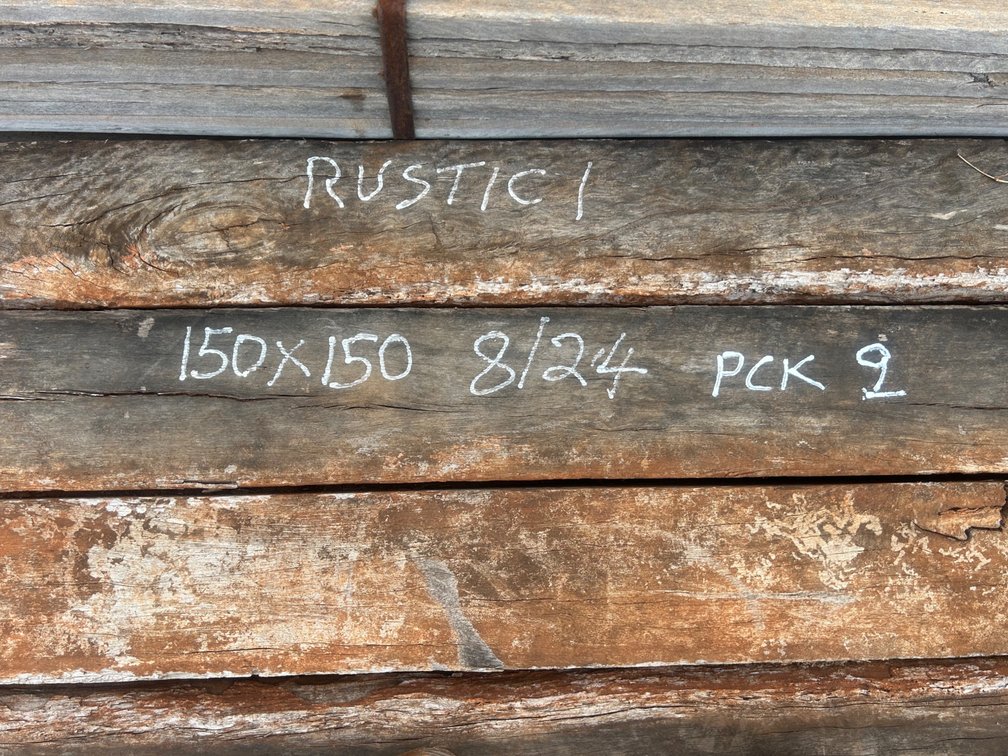 RUSTIC BOXED HEART POSTS