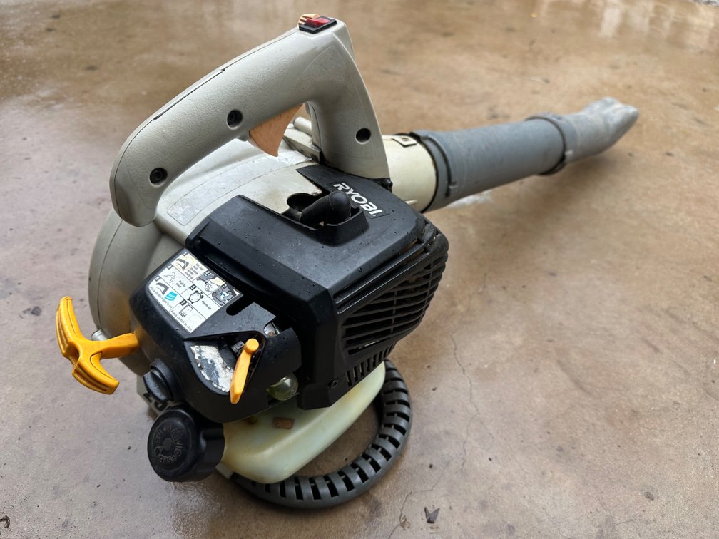 RYOBI 2 STROKE PETROL BLOWER