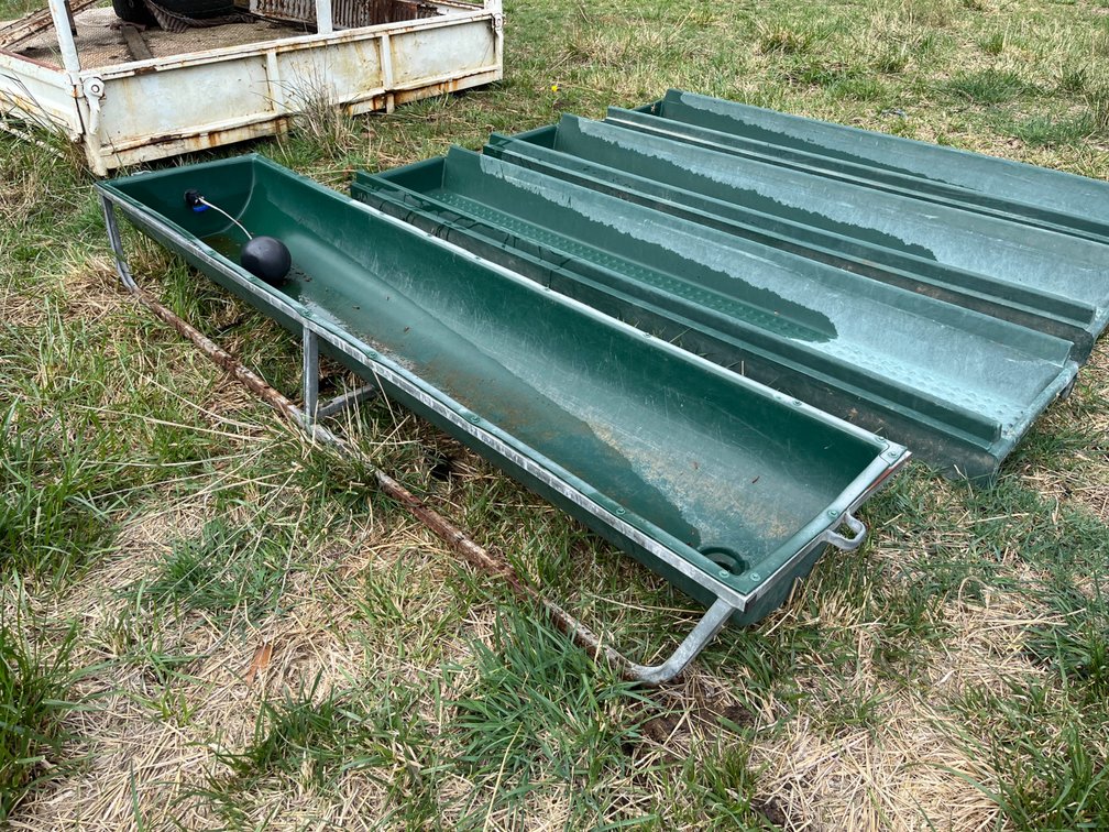 1 x RAPIDPLAS 2400MM x 480MM POLY WATER TROUGH