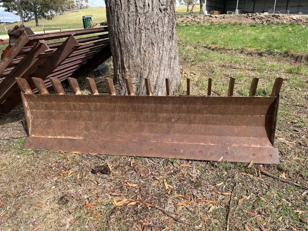 CHALLENGE HEAVY DUTY F.E.L 8FT STICK RAKE