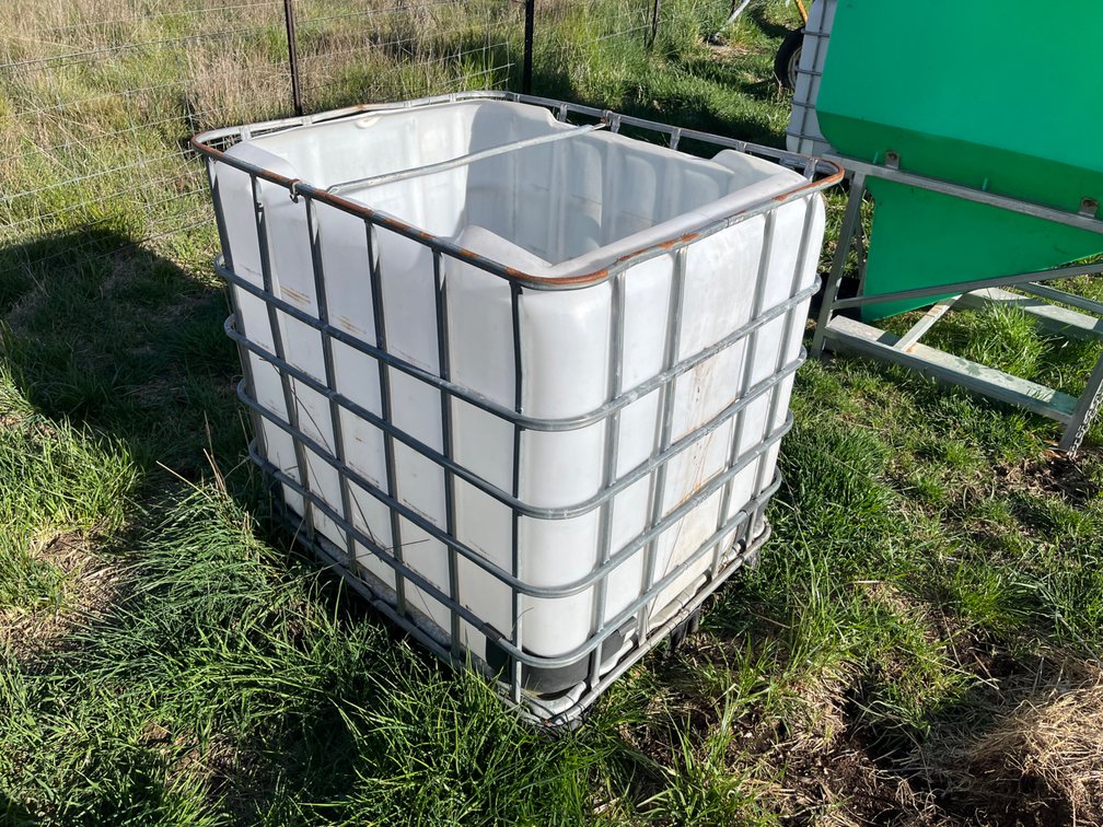 1 x IBC 1,000L LIQUID STORAGE SHUTTLES (TOP REMOVED)