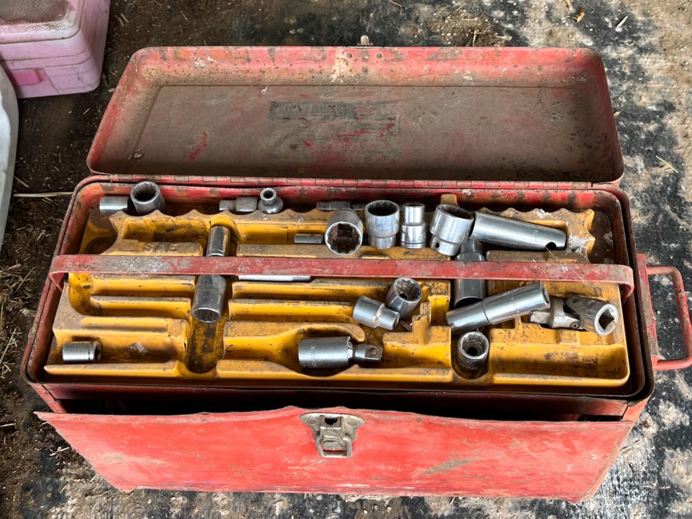SIDCHROME 98 PIECE TOOL CHEST & VINTAGE TIN BOX