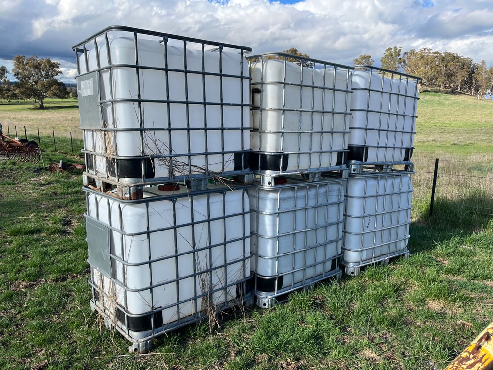 1 x IBC 1,000L LIQUID STORAGE SHUTTLE