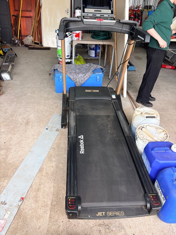 Reebok Jet 300+ Treadmill – PREMIUM LOT