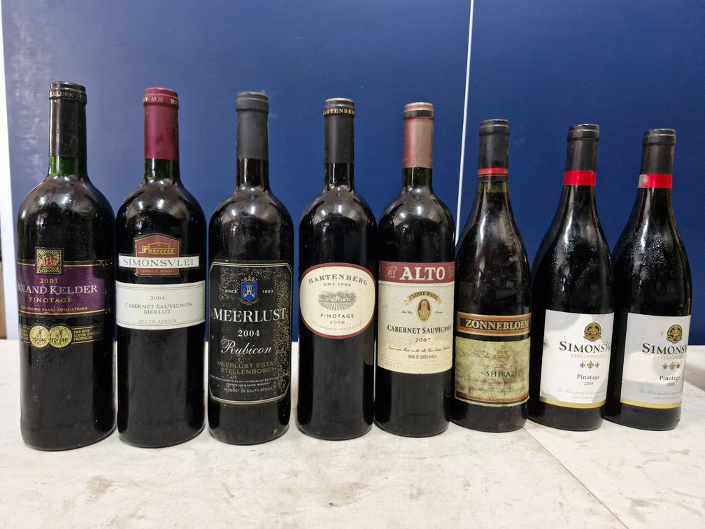 Eight South African Red Wines including Meerlust Rubicon 2004 – PREMIUM LOT